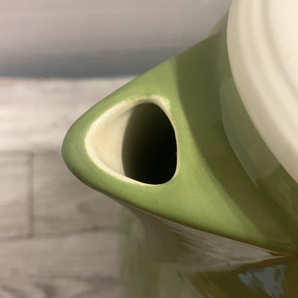Retro Modern Coffee / Tea pot Olive / Avocado Green w/ white lid - Picture 9 of 9